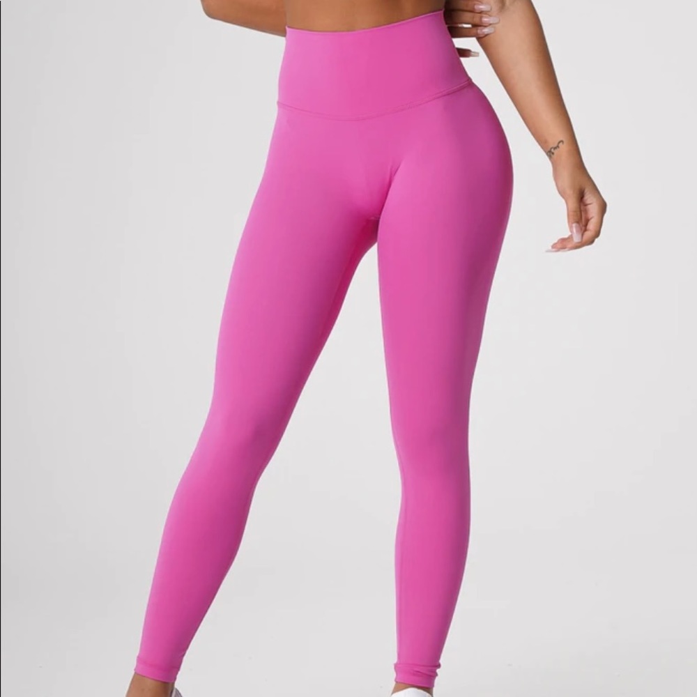 NVGTN Wild berry signature 2.0 leggings
